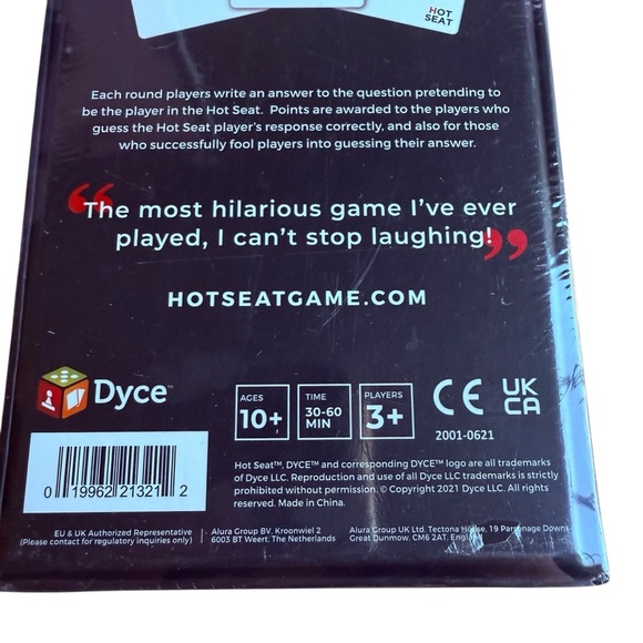 Hot Seat Card Game: The Party Game That's All About You (Ages 10+) Sealed - Picture 8 of 8